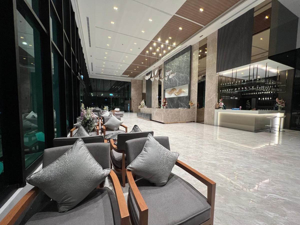 Crystal Srivaree Suvarnabhumi Hotel Ban Khlong Bang Krathiam Exterior photo