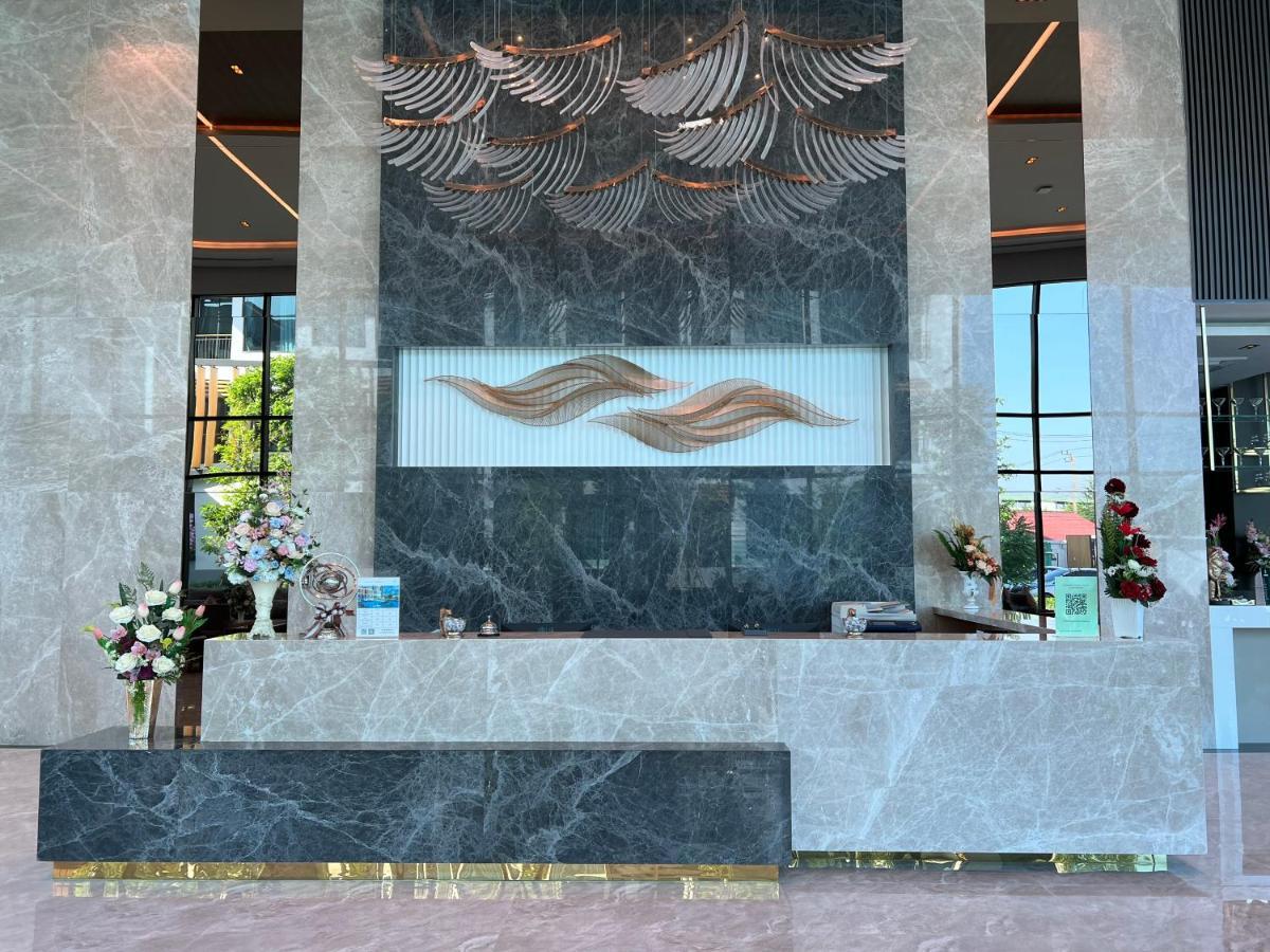 Crystal Srivaree Suvarnabhumi Hotel Ban Khlong Bang Krathiam Exterior photo