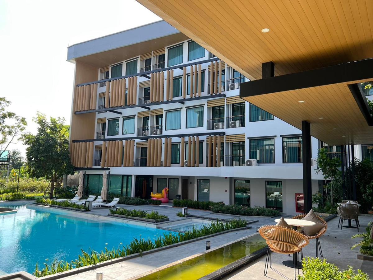 Crystal Srivaree Suvarnabhumi Hotel Ban Khlong Bang Krathiam Exterior photo