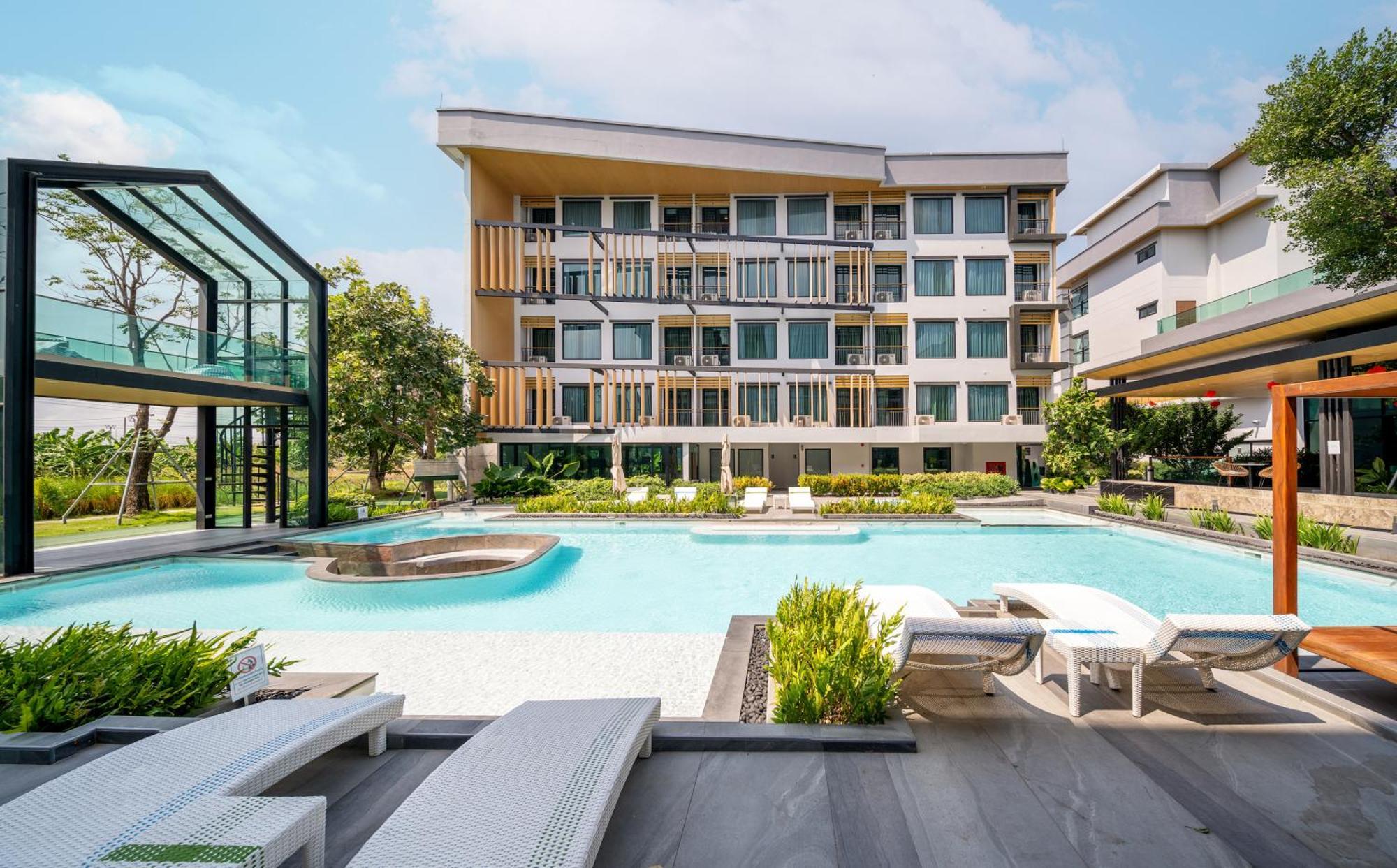 Crystal Srivaree Suvarnabhumi Hotel Ban Khlong Bang Krathiam Exterior photo