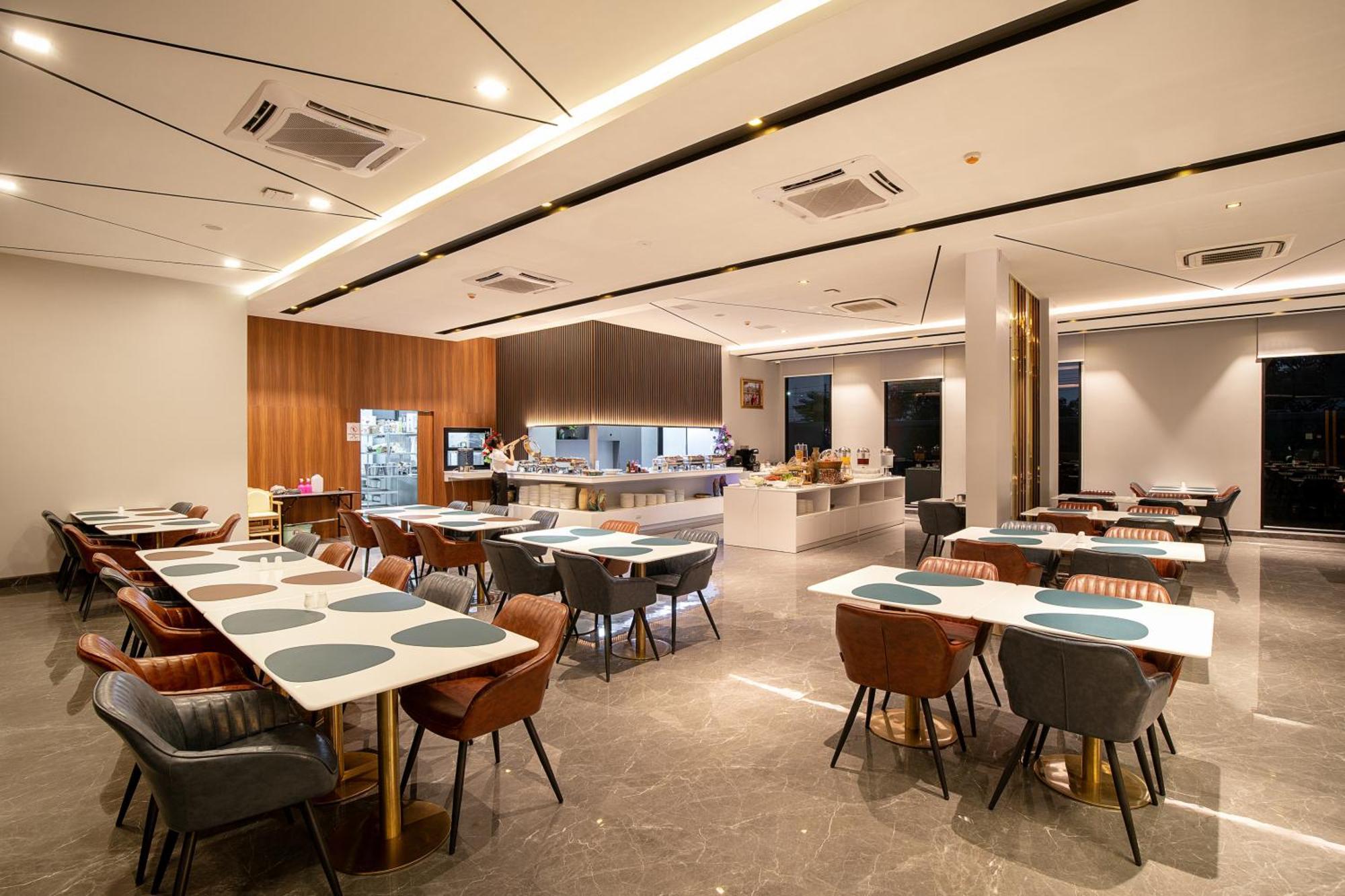 Crystal Srivaree Suvarnabhumi Hotel Ban Khlong Bang Krathiam Exterior photo