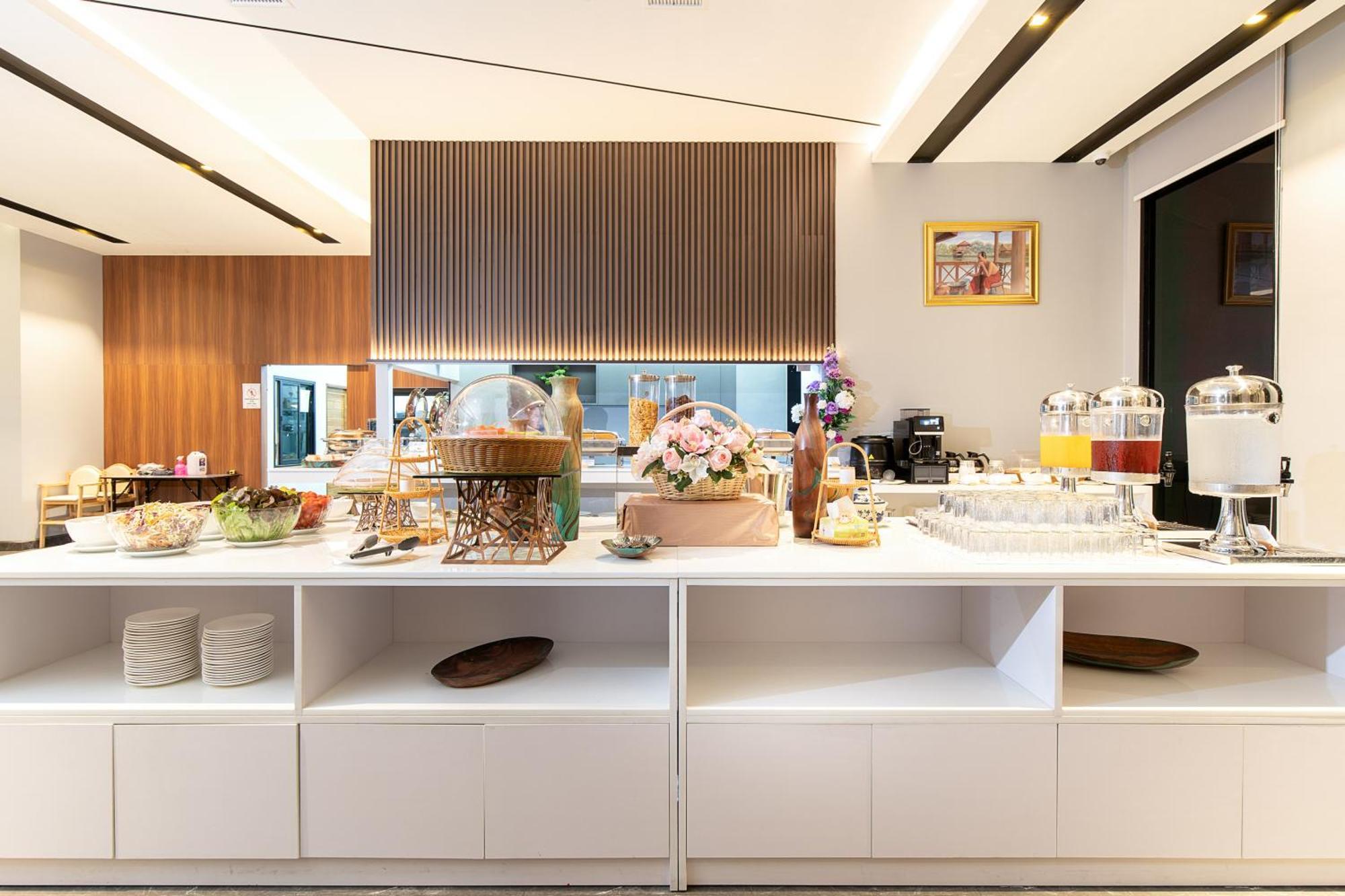 Crystal Srivaree Suvarnabhumi Hotel Ban Khlong Bang Krathiam Exterior photo