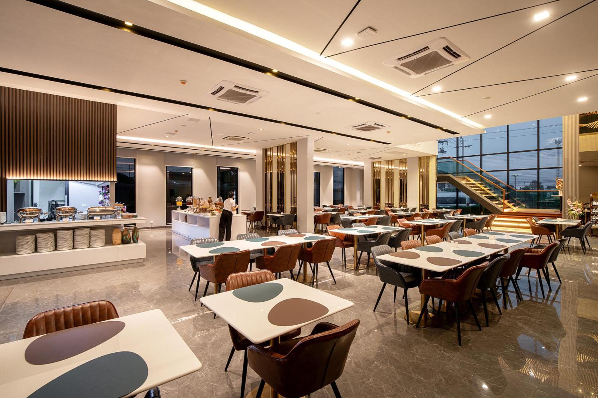 Crystal Srivaree Suvarnabhumi Hotel Ban Khlong Bang Krathiam Exterior photo