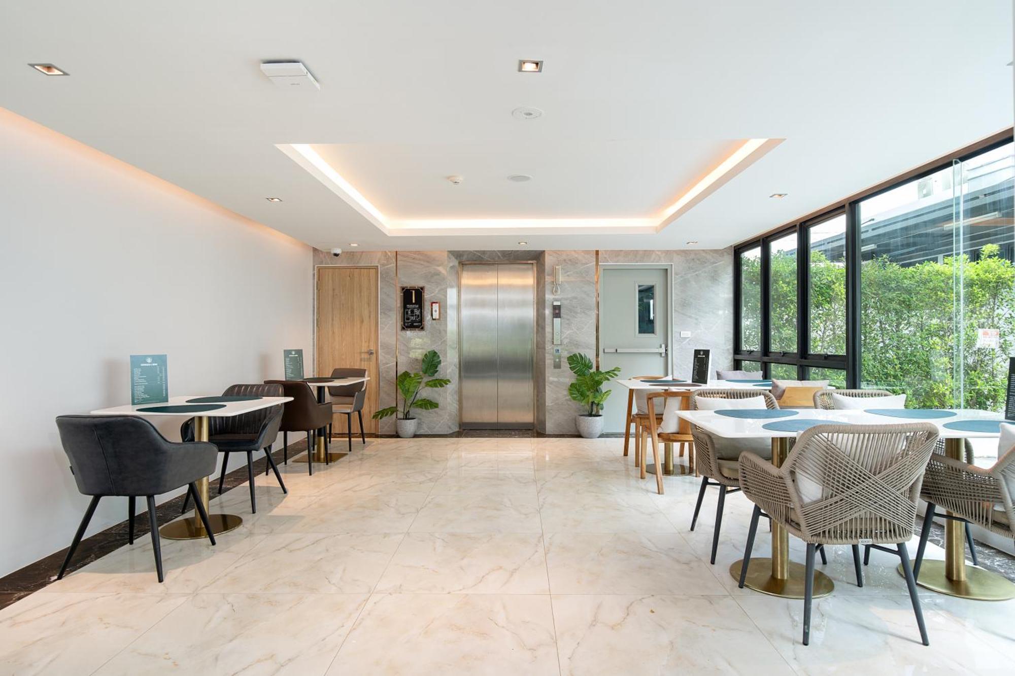 Crystal Srivaree Suvarnabhumi Hotel Ban Khlong Bang Krathiam Exterior photo