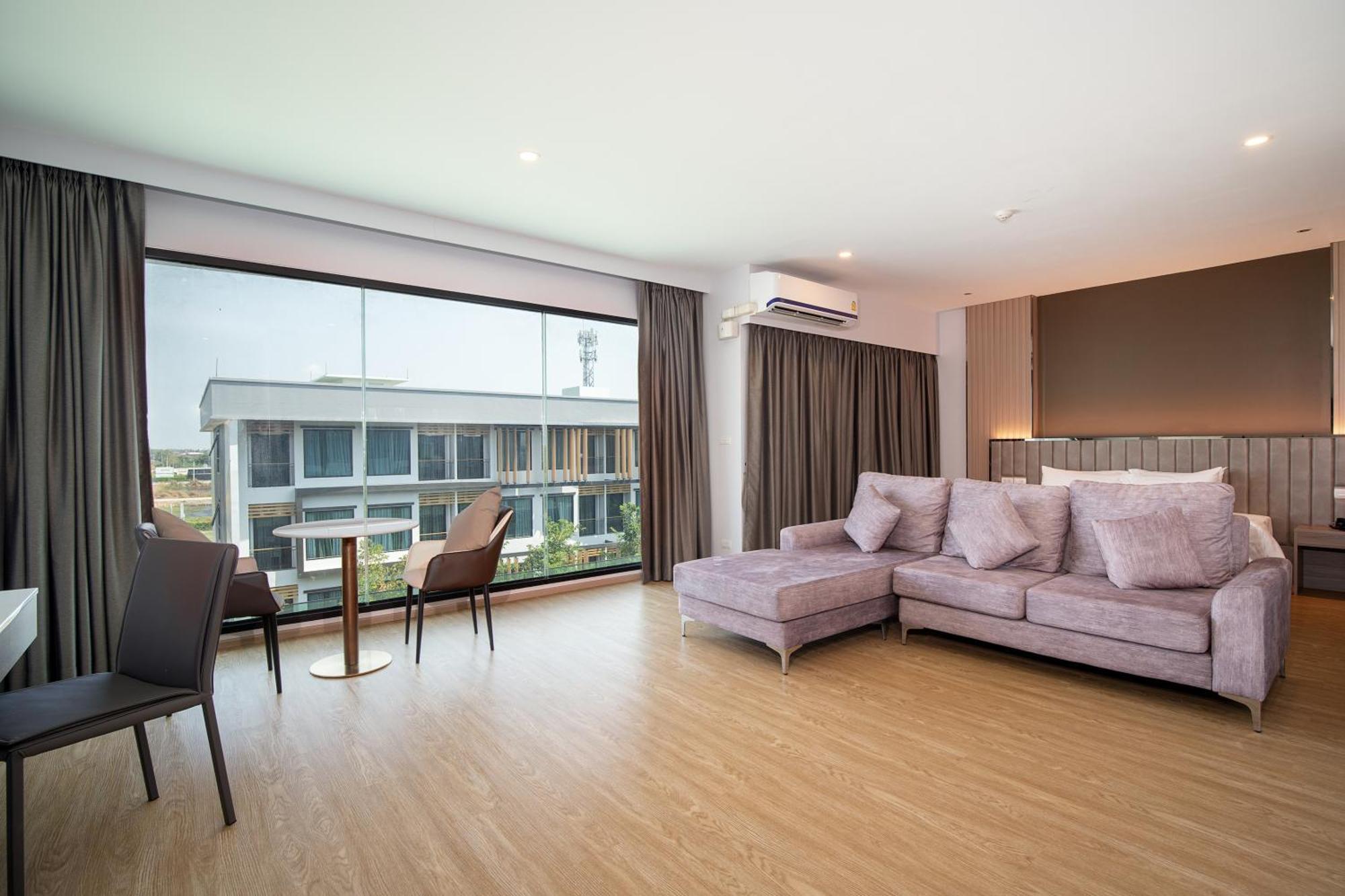 Crystal Srivaree Suvarnabhumi Hotel Ban Khlong Bang Krathiam Room photo