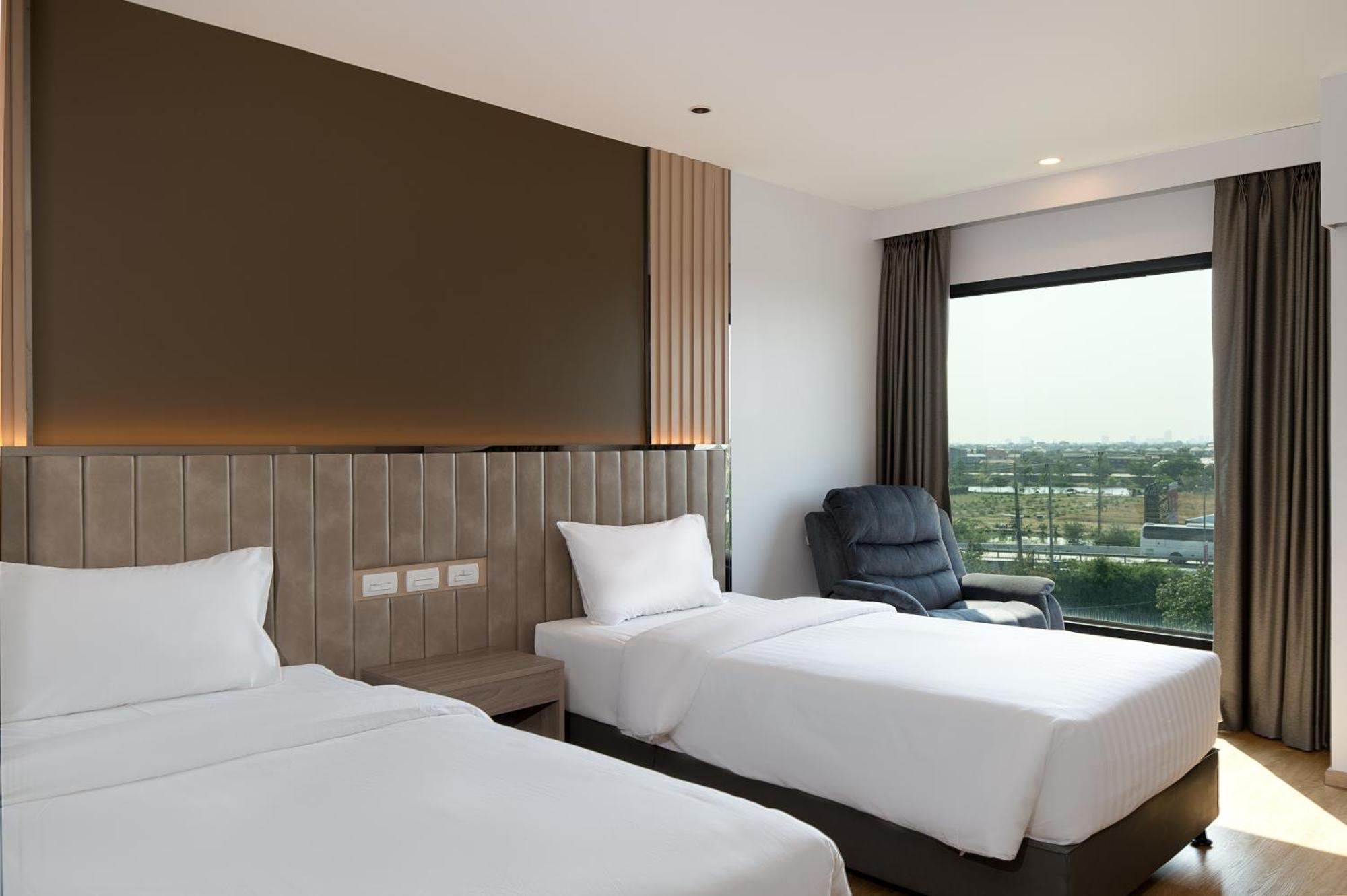 Crystal Srivaree Suvarnabhumi Hotel Ban Khlong Bang Krathiam Room photo
