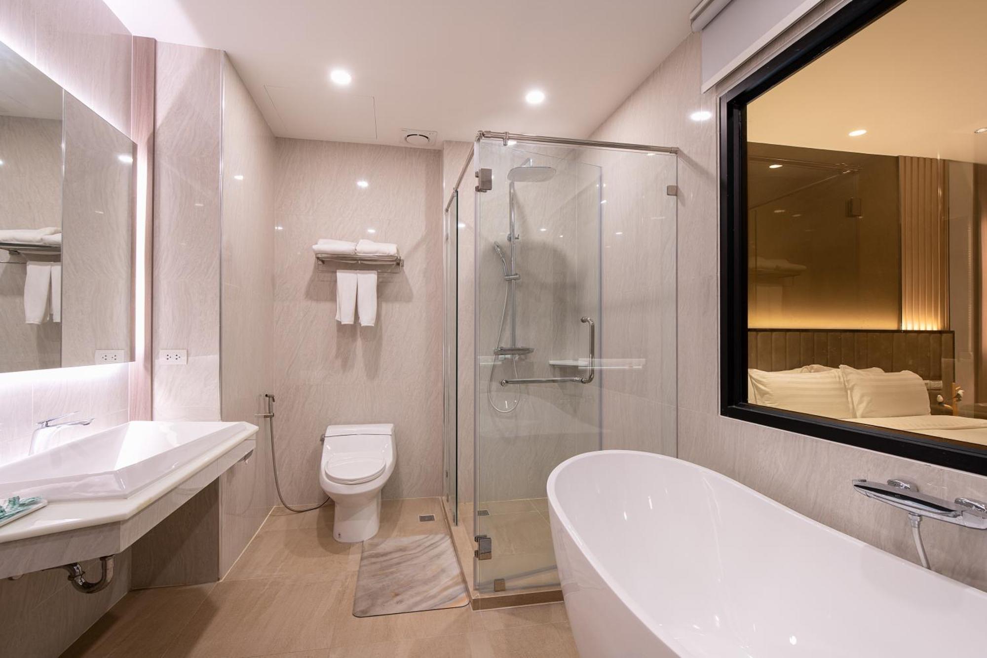 Crystal Srivaree Suvarnabhumi Hotel Ban Khlong Bang Krathiam Room photo